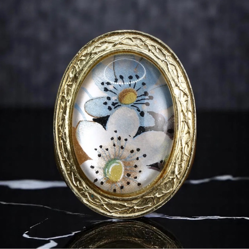 Vintage MCM Floral Brooch Pin Textile Under Glass Engraved Goldtone 1"